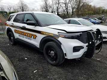 2023 Ford Explorer POLICE INTERCEPTOR in White - Front Three-Quarter View - BidGoDrive Inventory