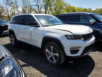 2024 Jeep Grand Cherokee LIMITED 4XE in White - Front Three-Quarter View - BidGoDrive Inventory