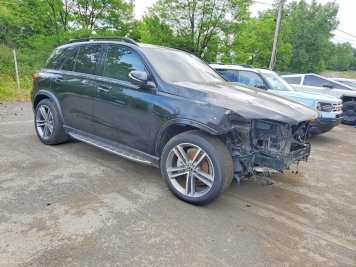2022 mercedes-benz gle-350  in Black - Front Three-Quarter View - BidGoDrive Inventory