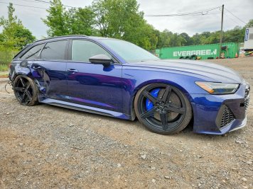 2021 audi rs6  in Blue - Front Three-Quarter View - BidGoDrive Inventory