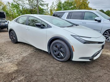 2025 toyota prius PLUG-IN HYBRID SE in White - Front Three-Quarter View - BidGoDrive Inventory