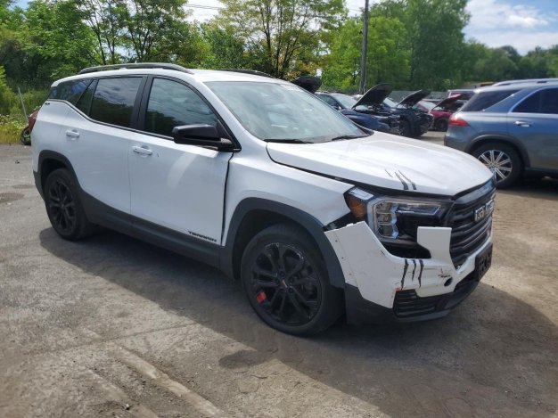 2022 GMC Terrain SLE in White - Front Three-Quarter View - BidGoDrive Inventory