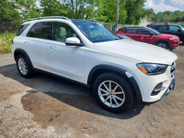 2025 Mercedes Benz GLE 350 4MATIC in White - Front Three-Quarter View - BidGoDrive Inventory