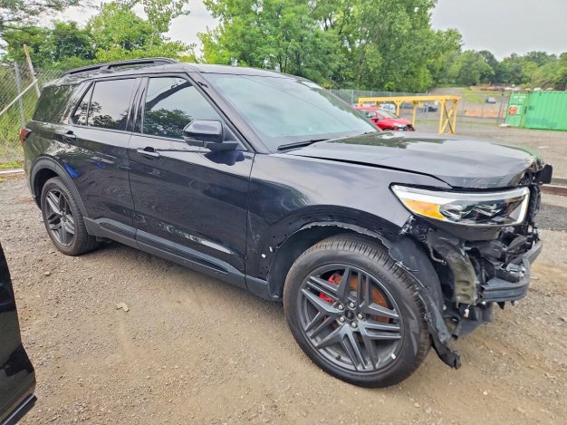 2025 Ford Explorer ST in Black - Front Three-Quarter View - BidGoDrive Inventory