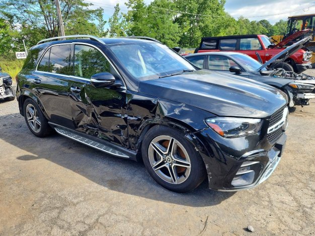 2024 Mercedes Benz GLE 580 4Matic in Black - Front Three-Quarter View - BidGoDrive Inventory
