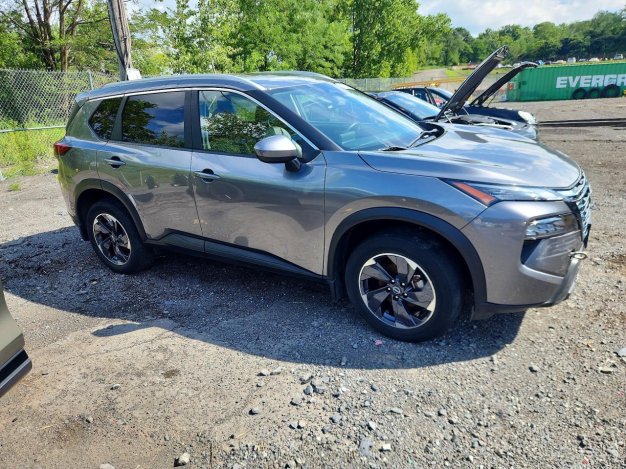 2024 Nissan Rogue SV in Gray - Front Three-Quarter View - BidGoDrive Inventory