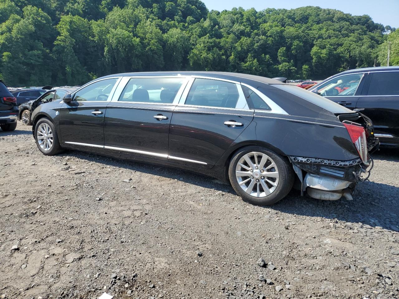 Salvage 2017 Cadillac Xts Limousine