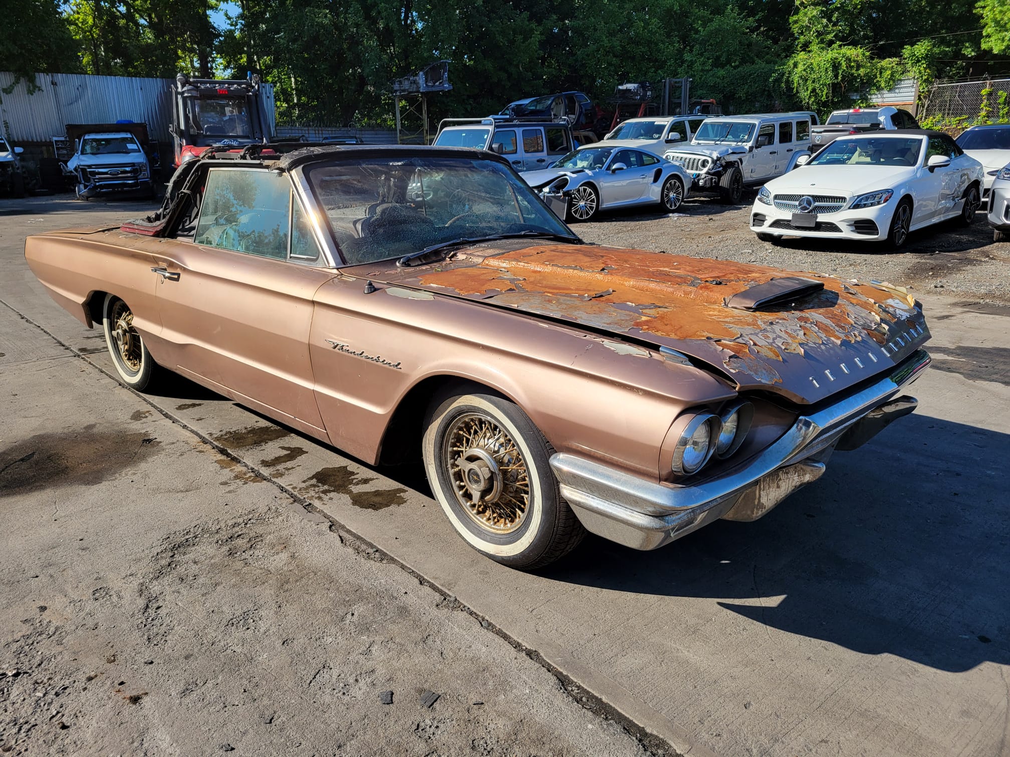 Salvage 1964 Ford Thunderbird Sports Roadster