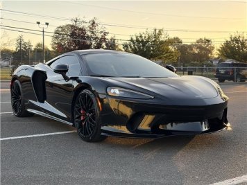 2023 mclaren gt  in Black - Front Three-Quarter View - BidGoDrive Inventory