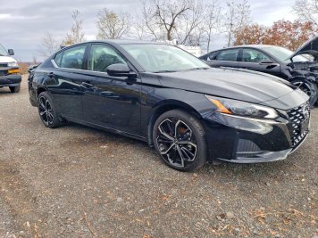 2025 nissan altima SR in Black - Front Three-Quarter View - BidGoDrive Inventory