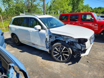 2021 volvo xc90 T8 RECHARGE INSCRIPTION EXPRESS in White - Front Three-Quarter View - BidGoDrive Inventory