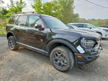 2024 ford bronco-sport BADLANDS in Black - Front Three-Quarter View - BidGoDrive Inventory