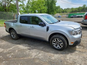 2024 ford maverick LARIAT in Silver - Front Three-Quarter View - BidGoDrive Inventory