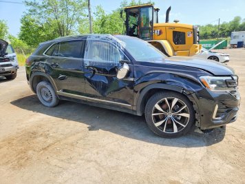 2024 volkswagen atlas-cross SPORT SEL PREMIUM R-LINE in Black - Front Three-Quarter View - BidGoDrive Inventory