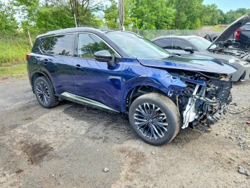 2025 nissan rogue PLATINUM in Blue - Front Three-Quarter View - BidGoDrive Inventory