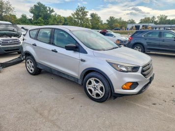 2019 ford escape  in Gray - Front Three-Quarter View - BidGoDrive Inventory