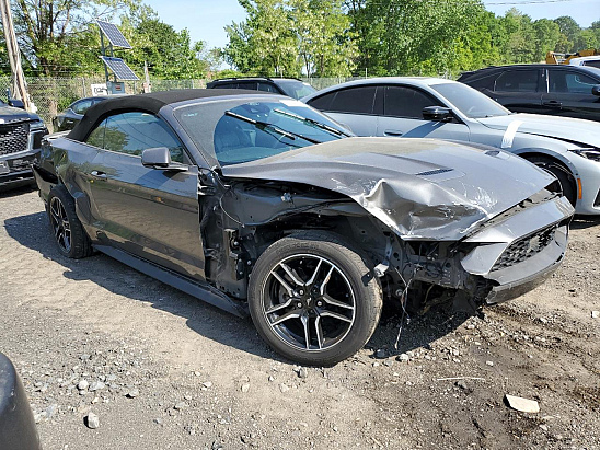Salvage 2022 Ford Mustang 