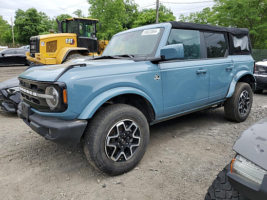 Salvage 2023 Ford Bronco 