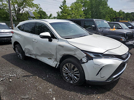 Salvage 2021 Toyota Venza XLE - White Wagon - Front Three-Quarter View