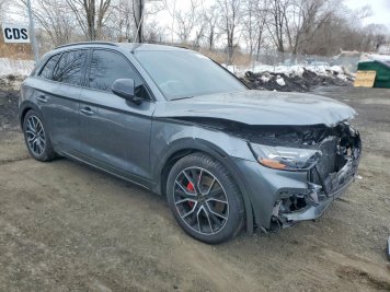 2025 audi sq5  in Gray - Front Three-Quarter View - BidGoDrive Inventory