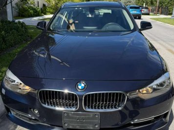 2015 bmw 328i xDrive Sport Wagon in Blue - Front Three-Quarter View - BidGoDrive Inventory
