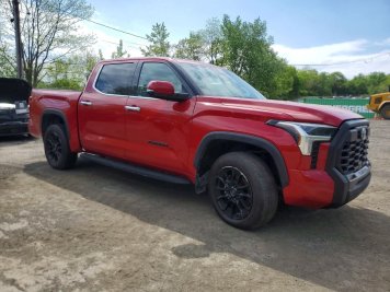 2022 toyota tundra LIMITED в Burgundy - Вид с передней части под углом - Инвентарь BidGoDrive
