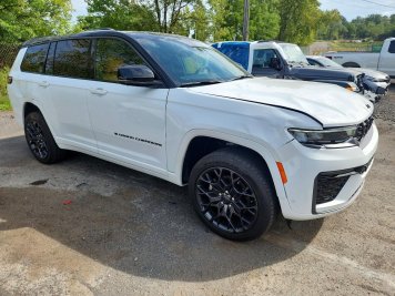 2026 jeep grand-cherokee-l SUMMIT in White - Front Three-Quarter View - BidGoDrive Inventory