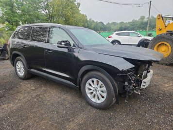 2025 toyota grand-highlander XLE in Black - Front Three-Quarter View - BidGoDrive Inventory