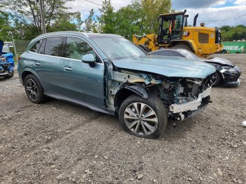2026 mercedes-benz glc-300 4Matic in Green - Front Three-Quarter View - BidGoDrive Inventory