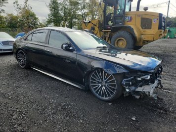 2023 mercedes-benz s-580 4MATIC in Black - Front Three-Quarter View - BidGoDrive Inventory