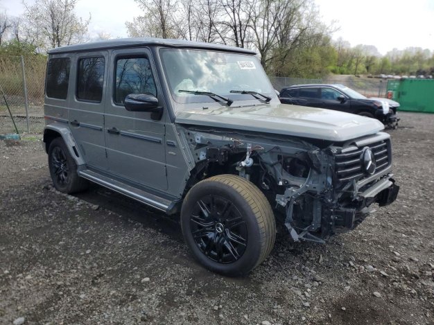 2025 Mercedes-benz G 580E  в Gray - вид спереди под углом - Инвентарь BidGoDrive