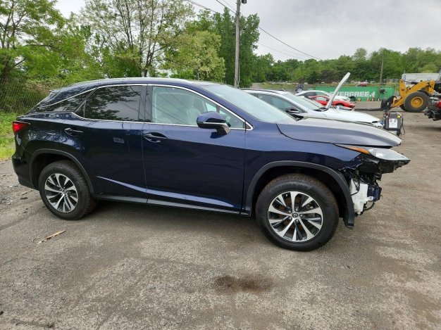2022 Lexus RX 350  в Blue - вид спереди под углом - Инвентарь BidGoDrive