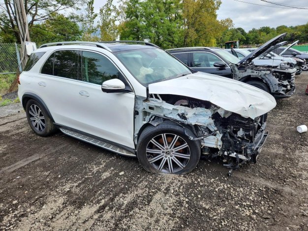 2025 Mercedes-benz GLE 350 4MATIC в White - вид спереди под углом - Инвентарь BidGoDrive