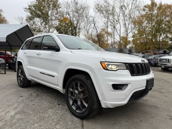 2021 jeep grand-cherokee Limited in White - Front Three-Quarter View - BidGoDrive Inventory