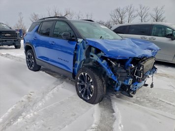 2025 chevrolet equinox RS in Blue - Front Three-Quarter View - BidGoDrive Inventory