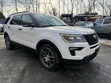 2019 ford explorer Sport in White - Front Three-Quarter View - BidGoDrive Inventory
