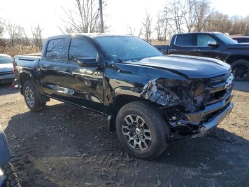 2024 chevrolet colorado Z71 in Black - Front Three-Quarter View - BidGoDrive Inventory