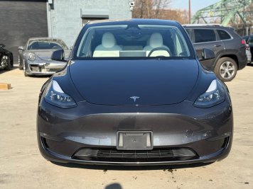 2025 tesla model-y  in Gray - Front Three-Quarter View - BidGoDrive Inventory