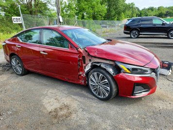 2024 nissan altima SL in Burgundy - Front Three-Quarter View - BidGoDrive Inventory