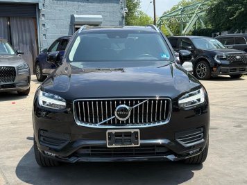 2021 volvo xc90  in Black - Front Three-Quarter View - BidGoDrive Inventory