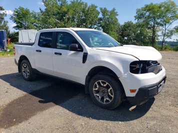 2024 ford maverick XLT in White - Front Three-Quarter View - BidGoDrive Inventory
