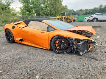 2017 lamborghini huracan  in Orange - Front Three-Quarter View - BidGoDrive Inventory